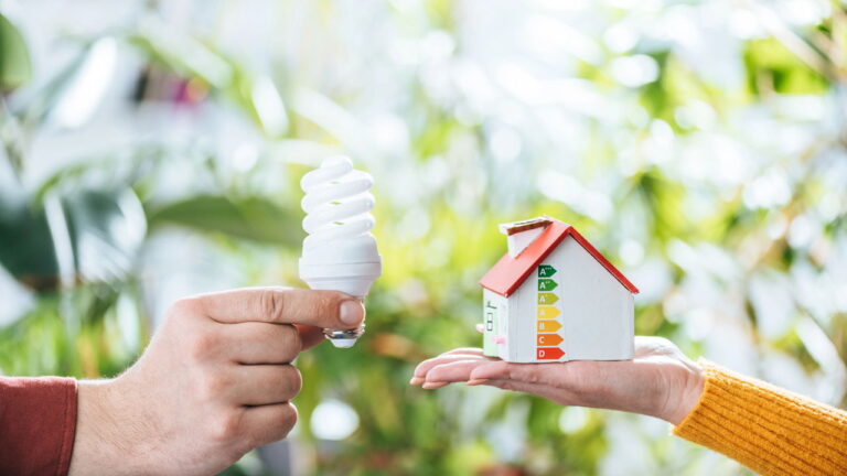 Confira os jeitos corretos para você economizar energia em casa 33 Economizar energia 1744377489809