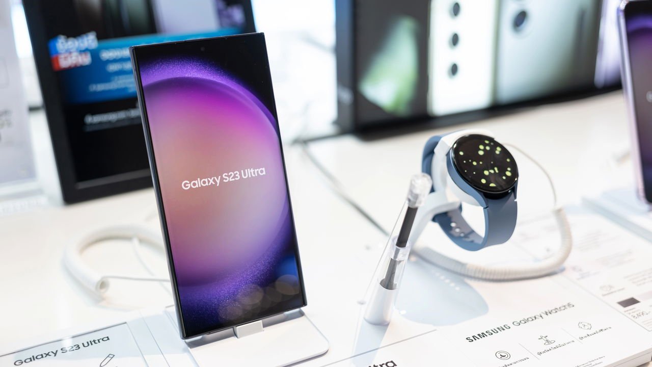 Galaxy celular 1743772644613