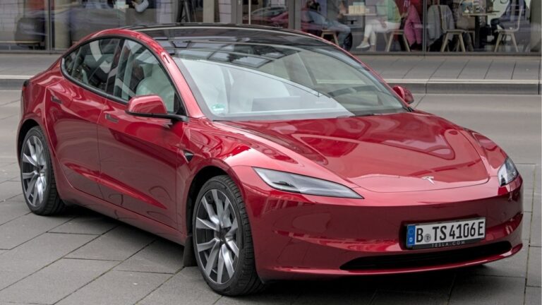 Tesla BMW e Audi lideram a revolução dos carros inteligentes que dirigem sozinhos 38 Design sem nome 2025 05 13T104644.461