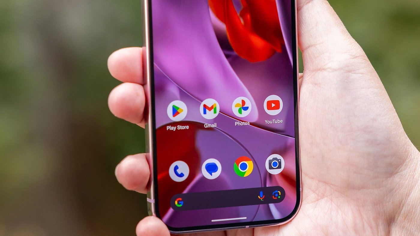 Google apps with the Messages app w1400h788