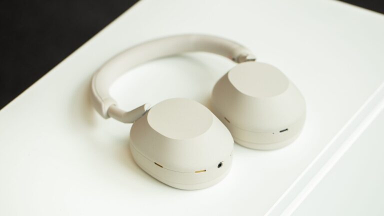 Próximo Fone Bluetooth com ANC Retorna Design Dobrável 52 NextPit Sony WH 1000XM5 sgdsfvsdf w1400h788