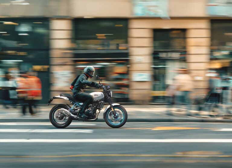 O lançamento mais aguardado da Royal Enfield chega ao Brasil com visual urbano e ousado 38 gallery 12 resized