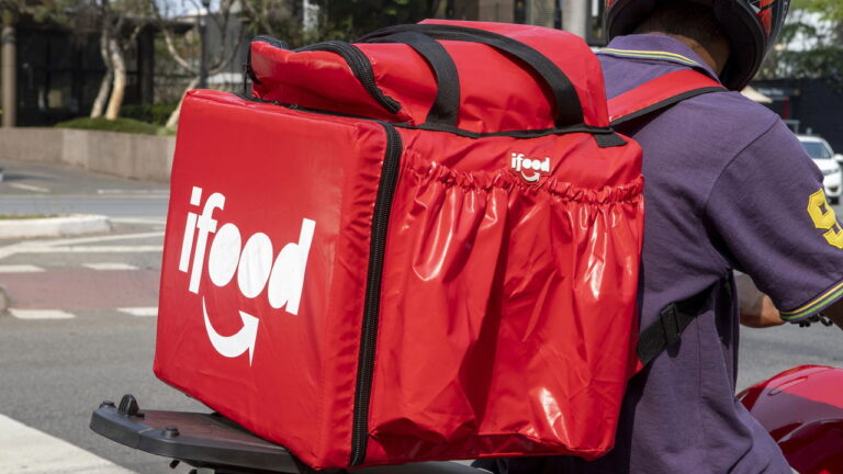 iFood aumenta taxas mínimas para entregadores, mas protestos continuam no país 54 iFood 1746039558026