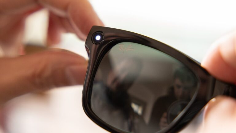 Câmera de IA Ativada nos Óculos Inteligentes Ray-Ban 53 nextpit Ray Ban Meta Smart Glasses Camera Light w1400h788