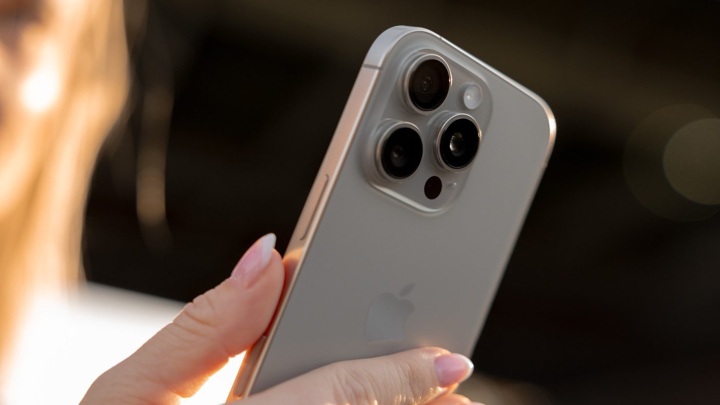 nextpit iPhone 16 Pro Hands On Camer Module w1400h788