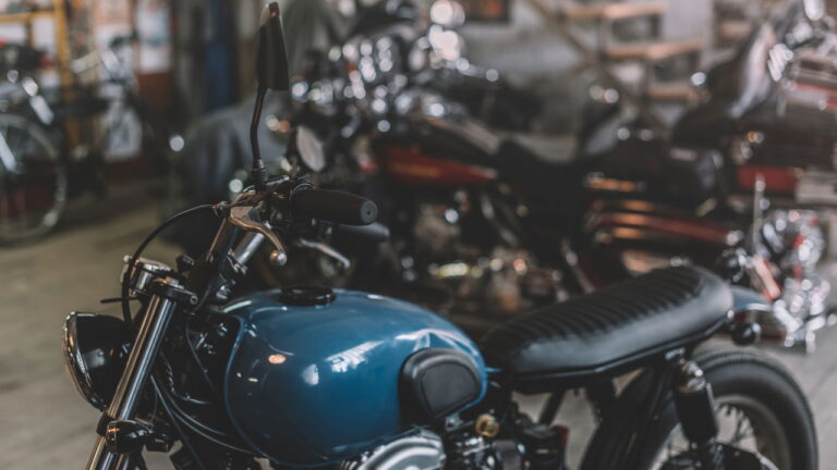 Motos indianas invadem o mercado unindo tecnologia e preço competitivo 84 Motos 1750793008942