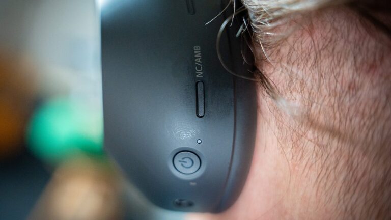 Seus Fones de Ouvido Podem Estar Sendo Espionados 14 sony wh 1000xm6 nextpit review 2 w1400h788