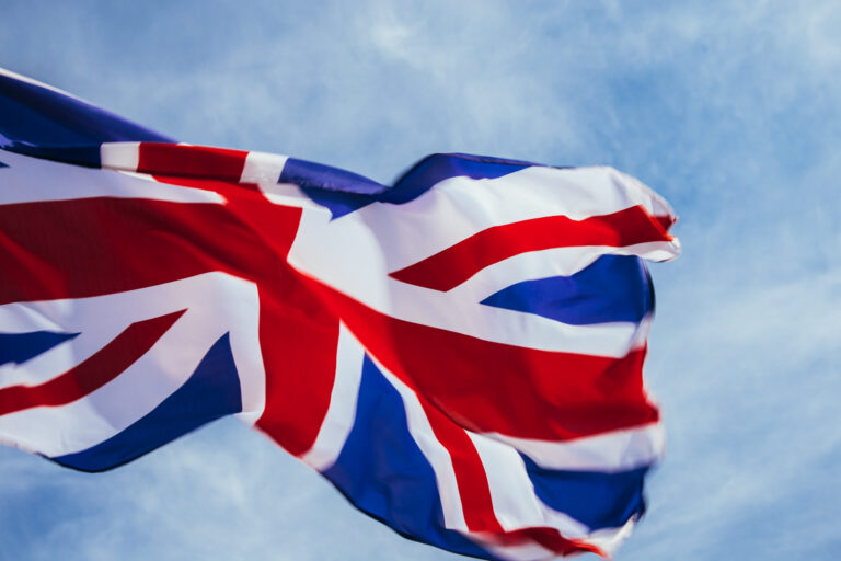 Reino Unido anuncia investimento de R$ 645 bilhões para liderar avanços em ciência e tecnologia 21 uk flag 2024 10 18 03 55 31 utc scaled