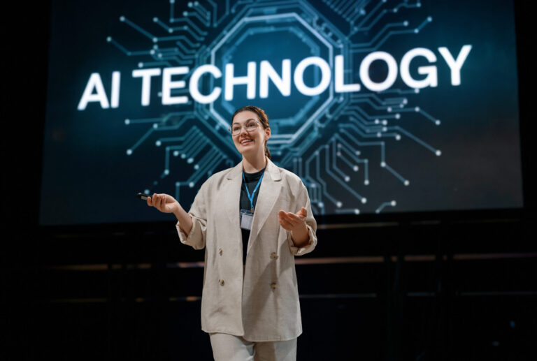 Modelo de IA otimizado para o português já pode ser acessado por usuários de todo o país 71 woman is speaking about technologies 2024 11 05 11 41 58 utc scaled