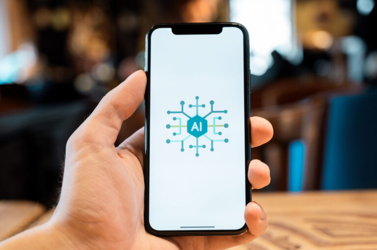 Como os novos sistemas operacionais vão transformar os celulares com IA 15 phone with ai image 2025 02 19 16 00 45 utc scaled