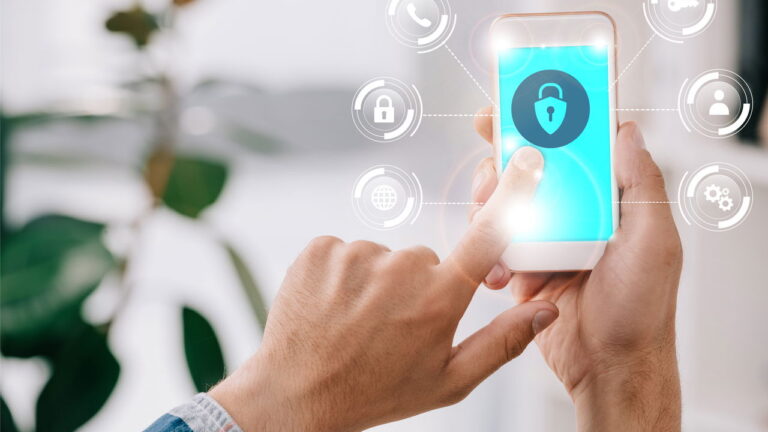 7 hábitos simples que protegem seus dados na internet depois dos 40 22 seguranca digital 1752610815239