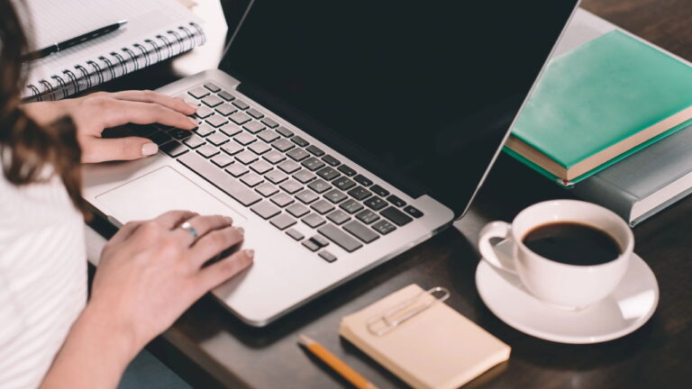 Os 3 notebooks que unem desempenho e inovação em um só 1 notebook 1756400516497