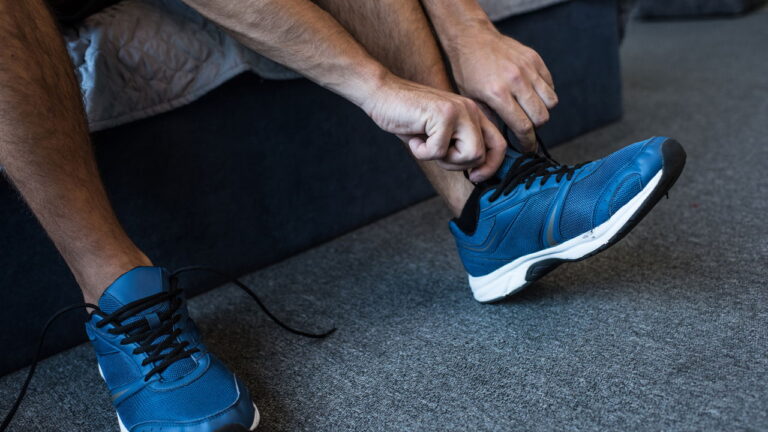 Como usar a centrifugação da máquina de lavar para secar tênis sem estragar 54 sneakers 1758907453012