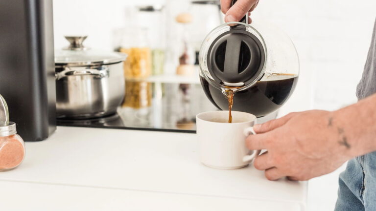 Essa parte da cafeteira tem mais utilidade do que você imagina 18 coffee maker 1759243664864