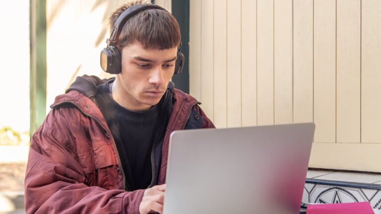 estudante computador 1