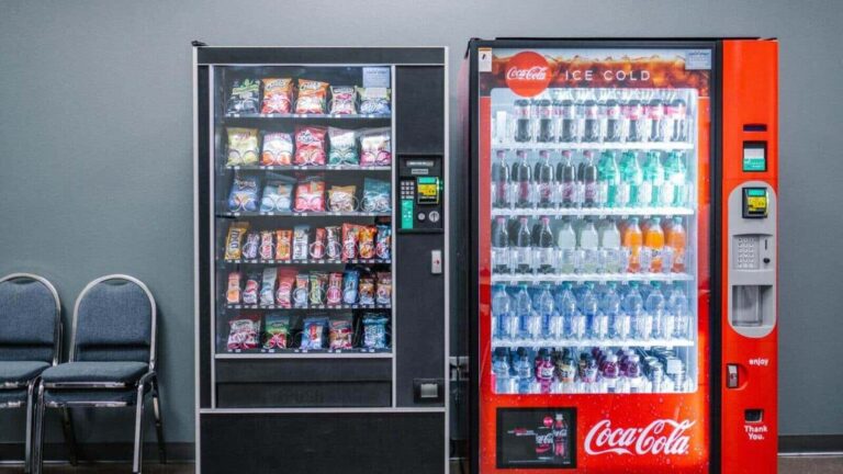 Claude da Anthropic mostrou ser um capitalista implacável 16 vending machine 1