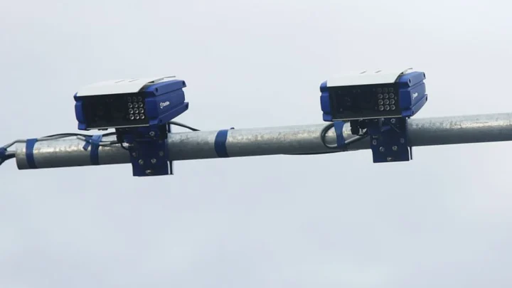 Grécia aposta nas câmaras com IA no trânsito, mas criaram um problema gigante 2 Imagem radares com IA nas estradas da Grécia