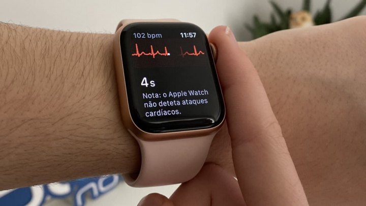 O smartwatch poderá vir a detetar doenças antes dos primeiros sintomas graças à IA 4 Imagem Apple Watch 5 com ECG