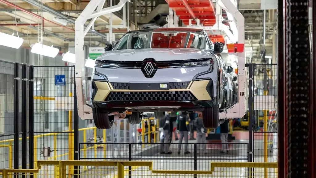 Fábrica da Renault em Douai: onde os robôs já estão a transformar a indústria automóvel 6 1783767648 519 Fabrica da Renault em Douai onde os robos ja estao