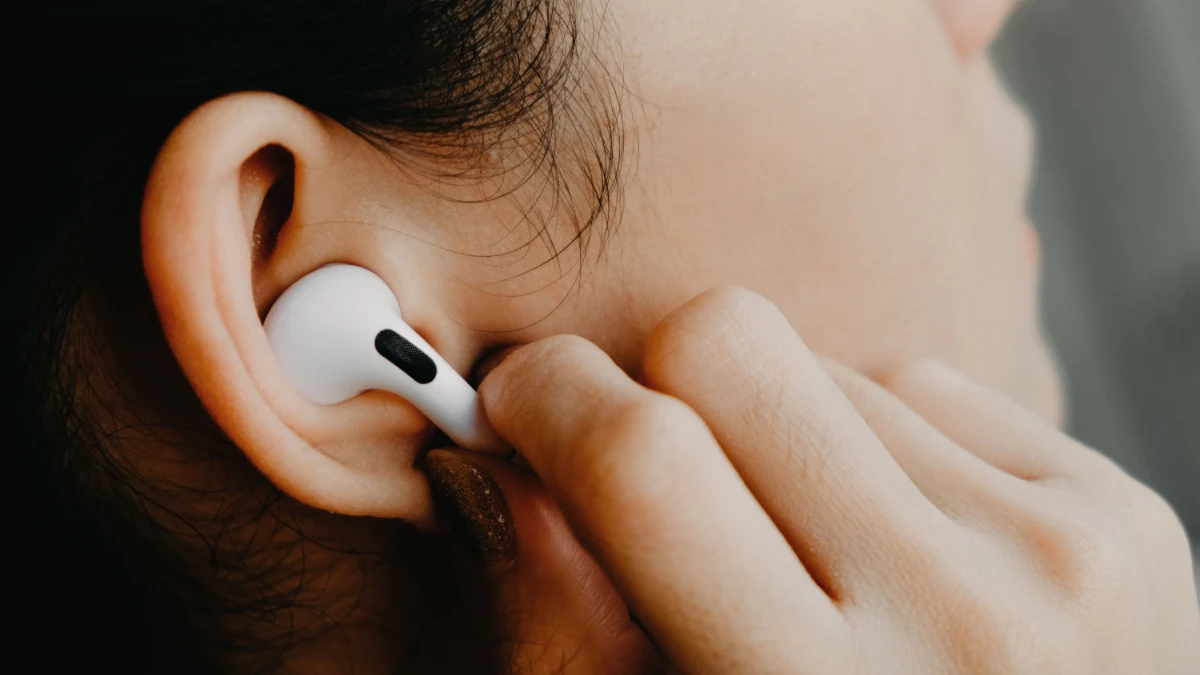 macOS Tahoe revela acidentalmente os novos AirPods com câmaras e Inteligência Visual 1 macOS Tahoe revela acidentalmente os novos AirPods com câmaras e Inteligência Visual