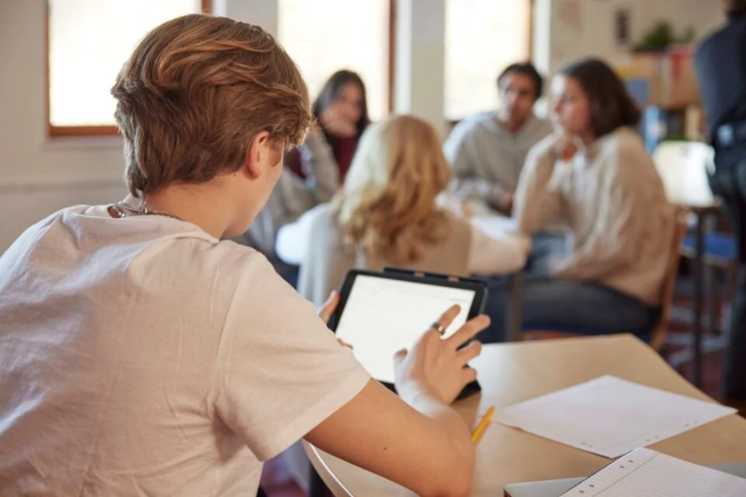 Jovens estão lendo pior — e especialistas temem efeitos sobre ansiedade e solidão 3 Youtube Criancas Estudantes