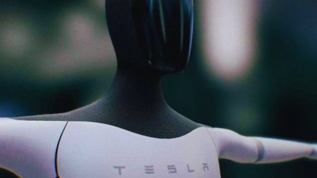 Tesla precisa que funcionários ensinem Optimus a trabalhar — e nem todos querem fazer isso