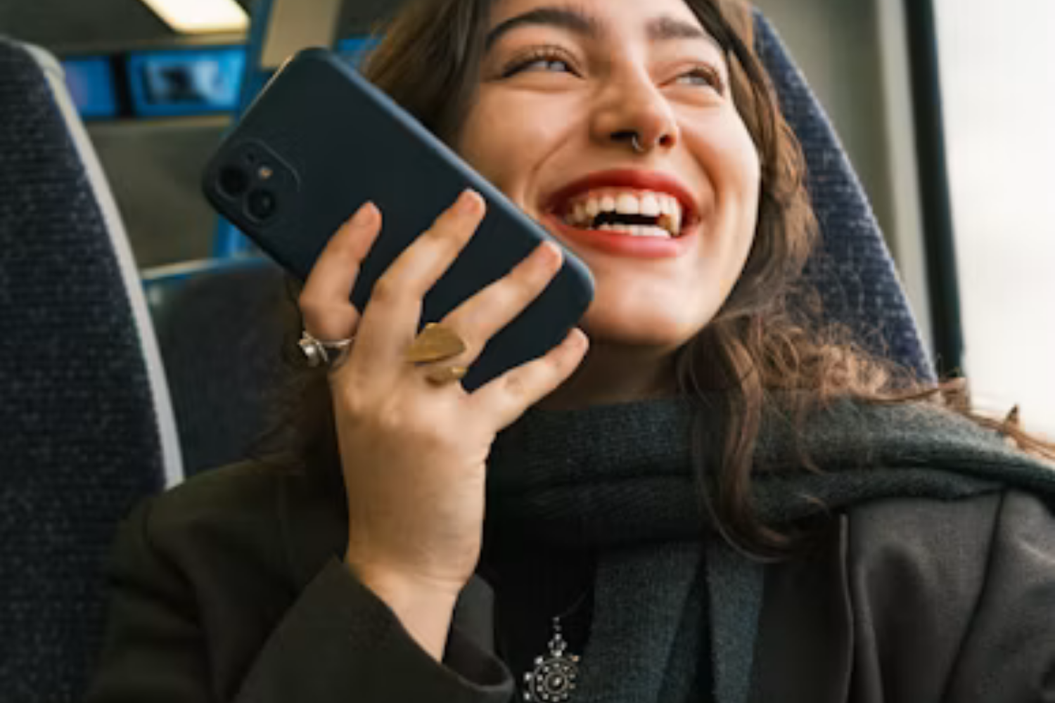 Um “like” pode doer mais que um beijo: redes sociais estão mudando os limites da infidelidade 6 Áudio Ou Texto No Whatsapp A Psicologia Explica O Que Está Por Trás Dessa Escolha