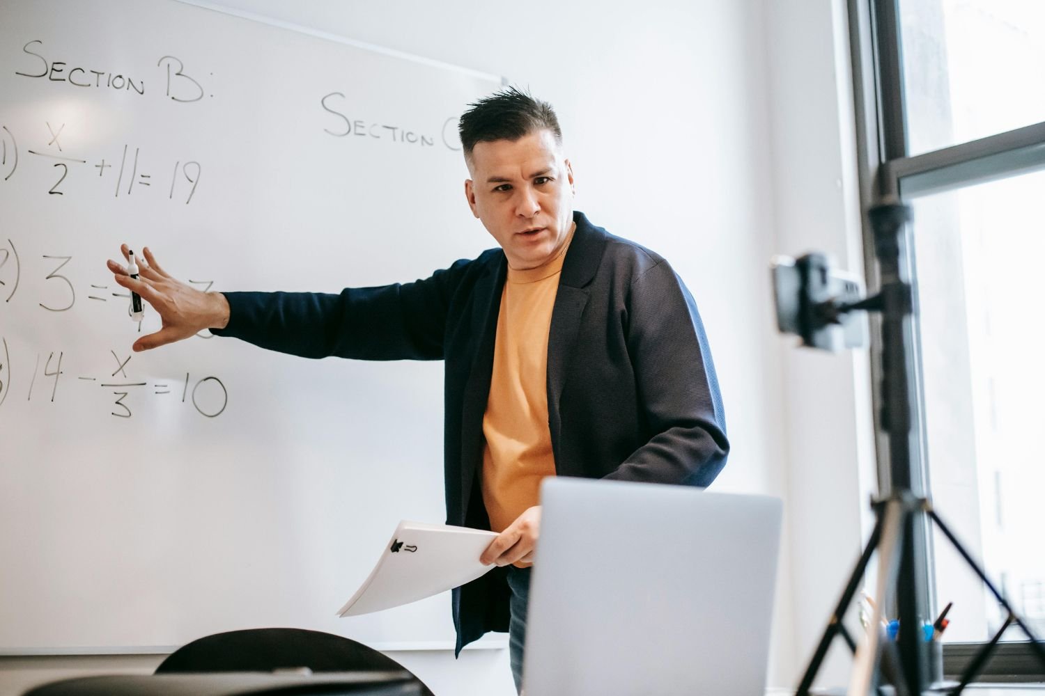 Por que aprender continua essencial quando a inteligência artificial parece saber tudo 4 Explosão de afastamentos de professores por saúde mental em Campinas