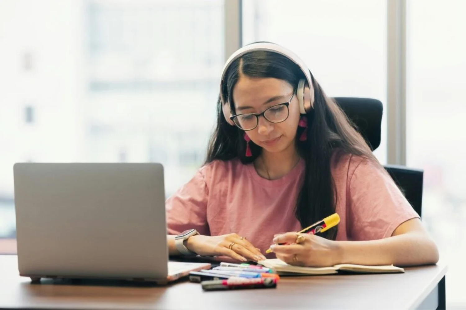 Harvard criou cópias digitais de seus professores com IA, e o comportamento dos alunos surpreendeu até os docentes 2 College1