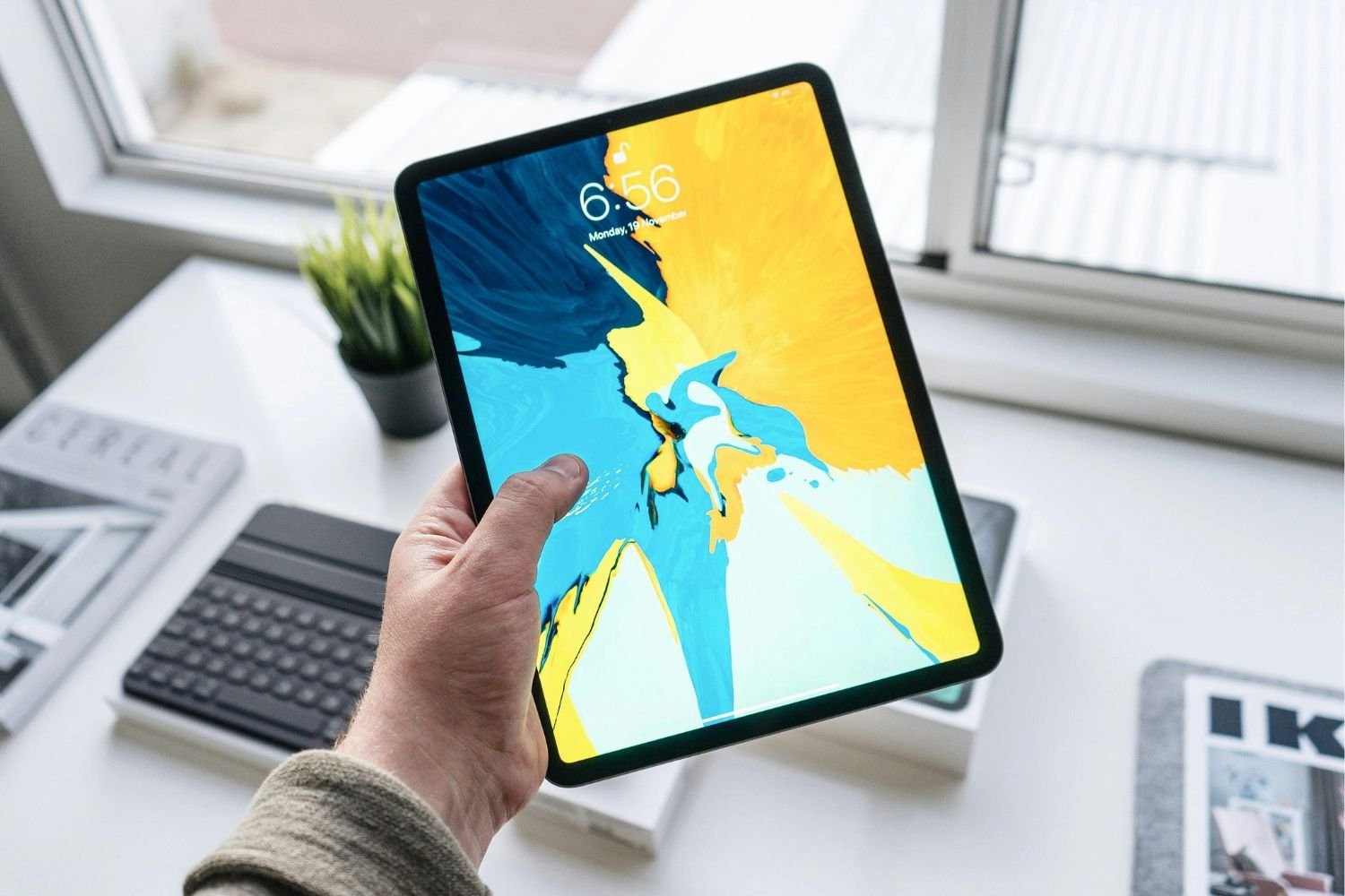 Apple confirma falhas na tela do iPhone Duo e promete substituir aparelhos afetados