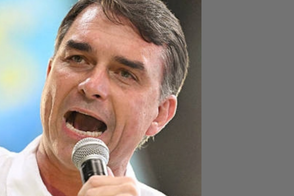 1793119253 224 PF cancela passaportes de Flavio Bolsonaro em meio a investigacoes