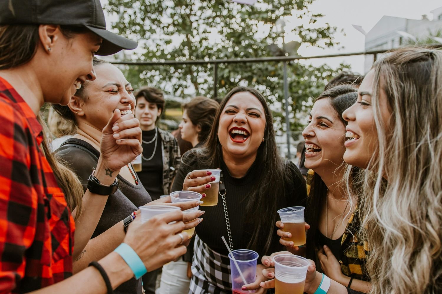 A IA pode transformar bares e hotéis, mas quem vai acolher o cliente? 4 Vai beber no Ano-Novo? Veja quanto tempo esperar antes de dirigir