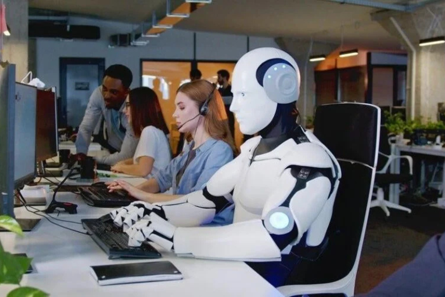 Bill Gates prevê robôs construindo casas e fazendo cirurgias — e alerta para uma transição turbulenta 5 Robo Inteligencia Artificial Trabalho