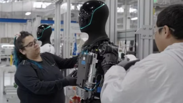 Tesla quer produzir milhares de humanoides, mas uma tarefa simples ainda pode exigir dias de treinamento