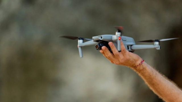 Drones poderão explorar áreas perigosas sem mapas graças a uma tecnologia desenvolvida pelo MIT 3 Drones poderão explorar áreas perigosas sem mapas graças a uma tecnologia desenvolvida pelo MIT