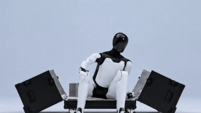 China apresenta robô humanoide de 1,73 metro que faz algo surpreendente sem ajuda humana
